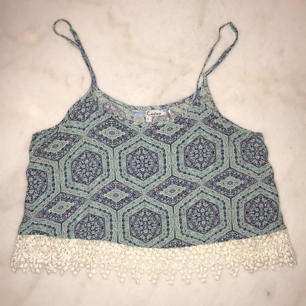 Blue/turquoise patterned crop